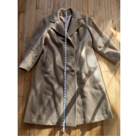 Perfect timeless camel sand trench coat - Picture 7 of 9